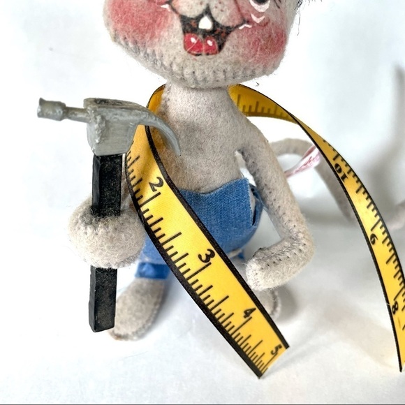 ‘00 ANNALEE Mobilitee Carpenter Handyman Mouse 2000 Hammer Measuring Tape - Picture 4 of 8